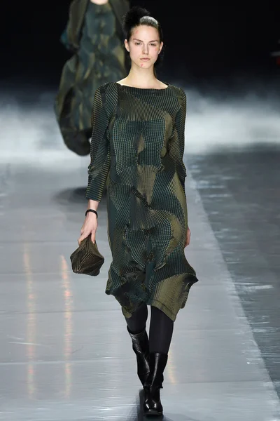 Look 24